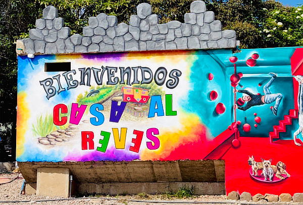 Casa al Revés Tenjo: Tour con Transporte Incluido