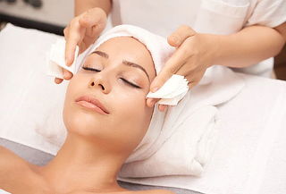 Limpieza Facial Profunda con Alta Frecuencia + Mascarilla