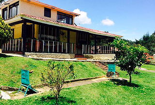 Zona de Camping con Desayuno Almuerzo y Cena en Silvania