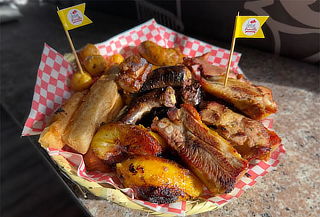 Combo Parrillada de Cerdo para Dos con Acompañamientos 
