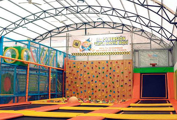 2x1: 2 Horas en Trampolines, Playground y Cancha de Futbol