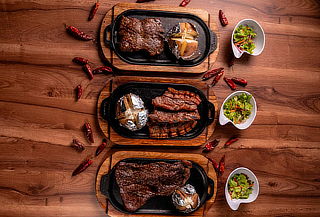 Cena Especial para 2 o 4: Entrada + Plato Fuerte + Sangría 