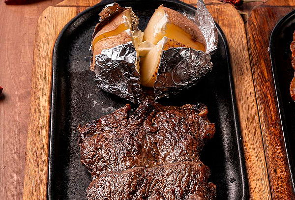 Cena Especial para 2 o 4: Entrada + Plato Fuerte + Sangría 