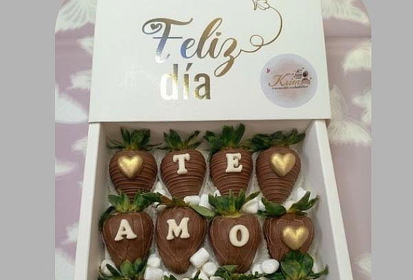 12 Fresas con Chocolate Premium para Aniversario