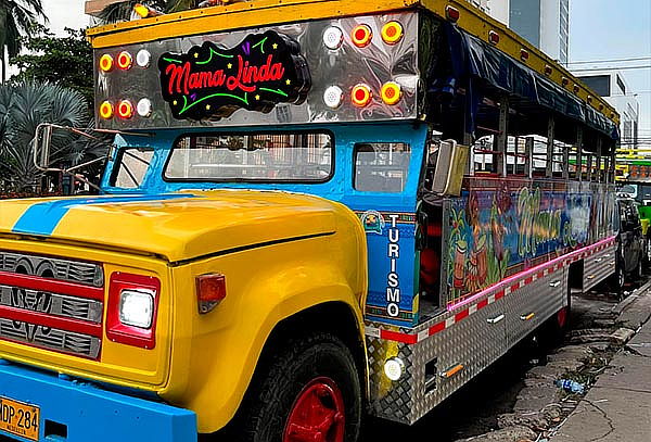 Cartagena Tour en Chiva Rumbera 