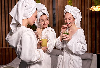 Spa Cumpleañero 4 a 6 personas con Jacuzzi + Almuerzo o Cena