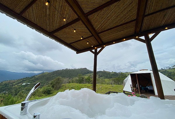 Glamping romántico 2D/1N + Jacuzzi climatizado en Pacho