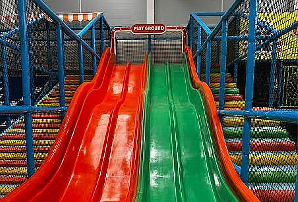 ¡Diversión para 2 en Trampolines, Playground y Fútbol!