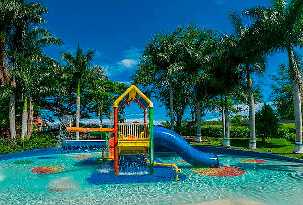 Pasadía en Playa Hawai con Transporte Incluido + Desayuno