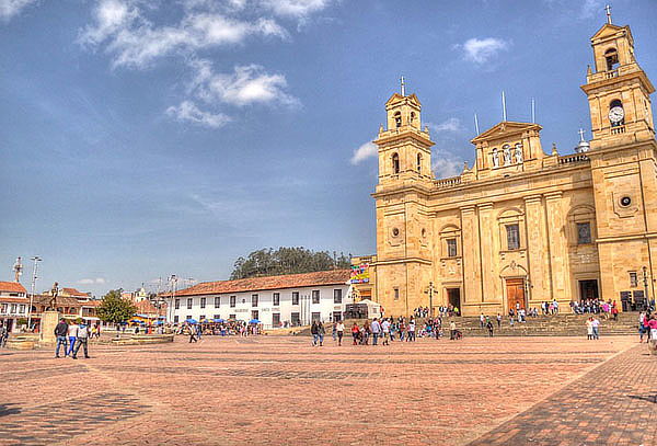 Tour Villa de Leyva + Ráquira + Chiquinquirá + Casa Al revés