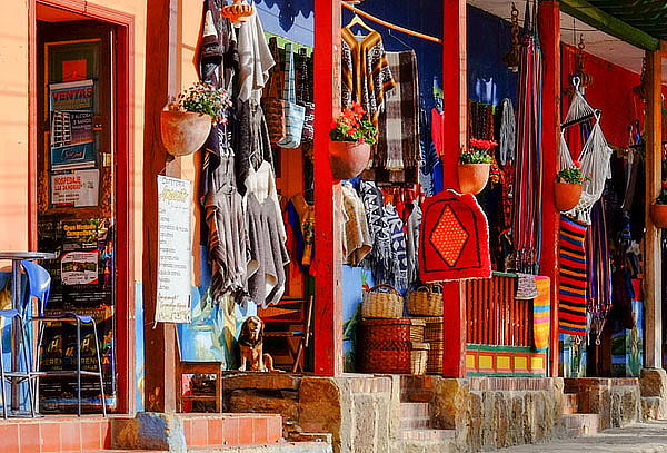 Tour Villa de Leyva + Ráquira + Chiquinquirá + Casa Al revés