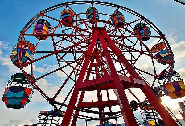 Star Park: 90 Minutos de Atracciones + Snack en Bogotá