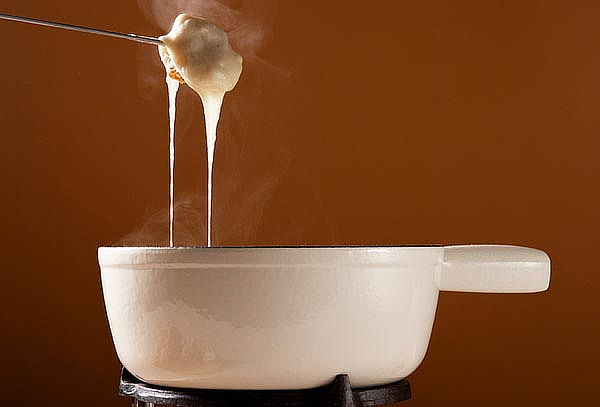 Fondue Sunset + Bebida en el Restaurante Chalet Suizo