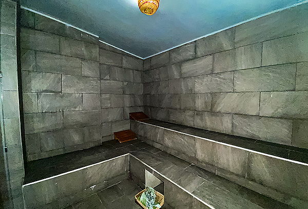 Spa y Terapia Descontracturante para 1 ó 2  + Sauna ó Turco 
