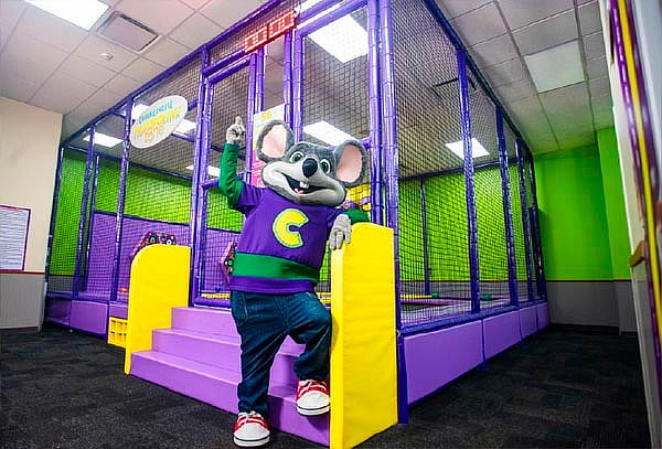 Chuck E. Cheese: Combo con 15 Puntos, Pizza y Gaseosa