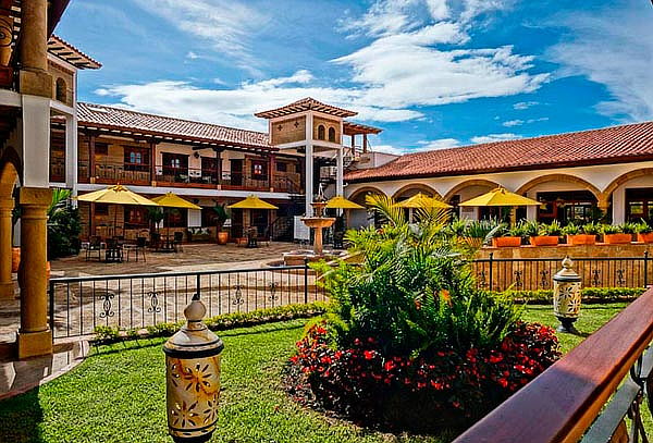 Villa de Leyva para 2: Hospedaje + Desayuno + Zonas Húmedas