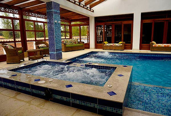 Villa de Leyva para 2: Hospedaje + Desayuno + Zonas Húmedas