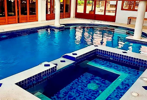 Villa de Leyva: Pasadía + Almuerzo + Piscina Climatizada 