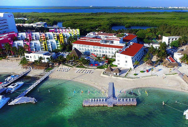 Hospedaje 5D/4N en Hotel Cancun Bay Resort, All Inclusive.