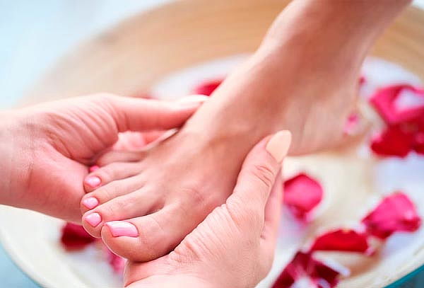 Pedicure SPA + Esmaltado con Gelish