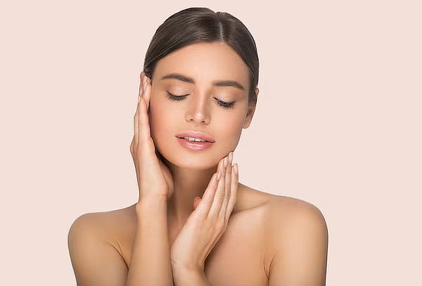 Consiéntete con Hydrafacial + Peeling + Vitaminas y más