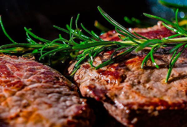 Entrada + Parrillada + Vino + Postre en los Uruguayos
