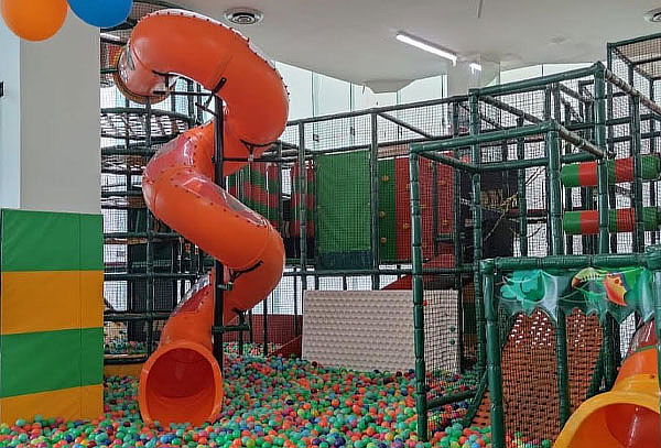 Diviértete en Jump-In ¡8 Sucursales! + Calcetines