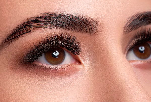 Diseño de Cejas + Laminado + Henna en Jeunesse Medical Spa