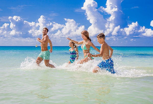 Disfruta de 6D/5N Para 4, Playa del Carmen ¡Sandos Playacar!