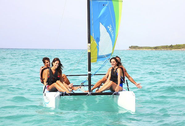 Disfruta de 6D/5N Para 4, Playa del Carmen ¡Sandos Playacar!
