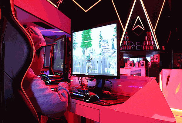 ¿Sin Plan? 1hr de Gaming en Arena Movistar ¡15 suc! 
