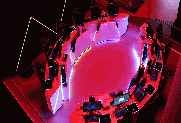 ¿Sin Plan? 1hr de Gaming en Arena Movistar ¡15 suc! 