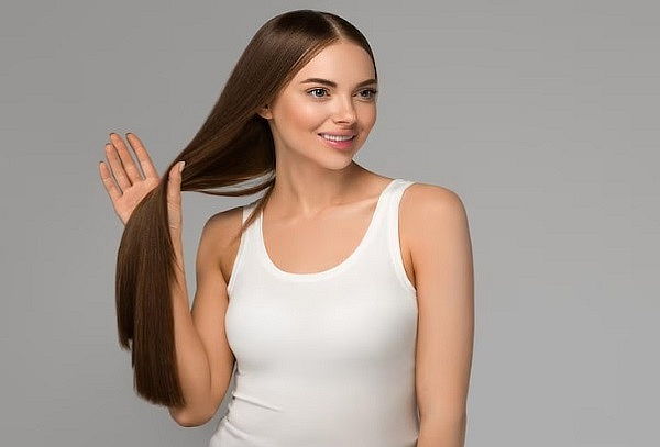 Alaciado con Botox Capilar + Despunte + Laminado de Ceja