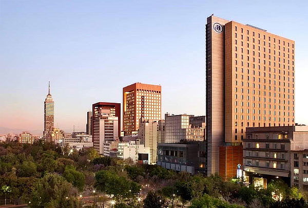 HILTON Hotel: Day Spa con Masaje, Jacuzzi, Gym y Más