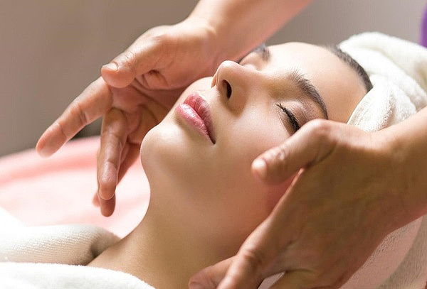 Masaje +  Hydrafacial + Diagnostico + Fototerapia + Té 