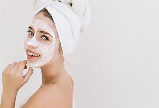 Limpieza Facial + Manicure en Gel Semipermanente 3 Tonos