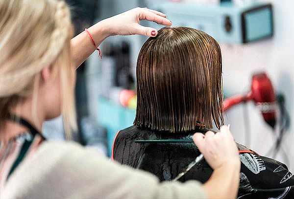 Cabello Radiante: Corte + Terapia Capilar Revitalizante