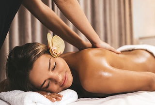 Day Spa 2 hrs para Dos: Masaje Relajante, Vino + Regalo 