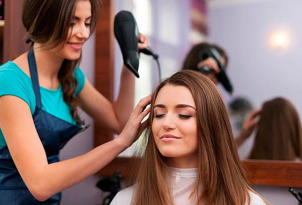 Terapia Capilar de Repolarización + Corte de Cabello 