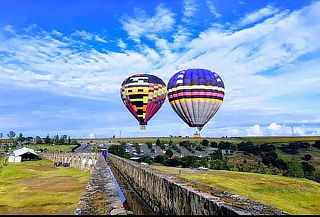 Globo Aerostático en Pareja: Masaje + Cata de Vino y Más 