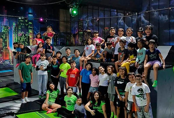Salta en Flip Out ¡Lomas Verdes y Santa Fé! + Calcetines