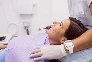 Limpieza Profunda y Remoción de Cálculos Dentales
