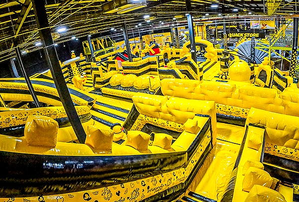 INFLALANDIA: Acceso VIP Day pass de Lunes a Domingo¡6 Suc!