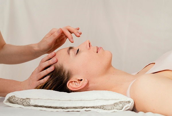 Masaje Craneofacial + Aromaterapia + Tisana
