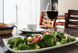 Restaurante Museo MyT: Menú 3 Tiempos + Bebidas para 2
