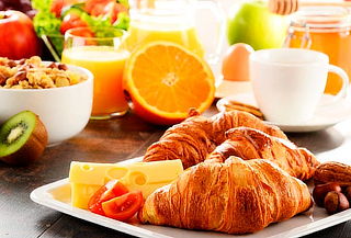 Desayuno Completo + Plato fuerte para 2 en ¡Amakafe!