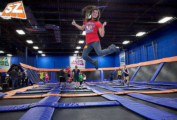 HOY: SKY ZONE Parque Trampolines, 2 Suc