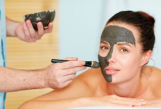 Peel Médico: Sesión de láser + Mascarilla de carbón activado