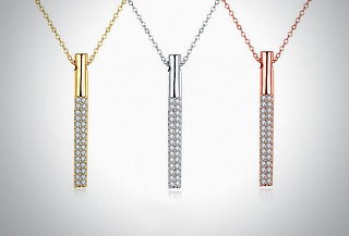 Dije Tribeca en color a elegir ¡Incrustaciones de cristal! 