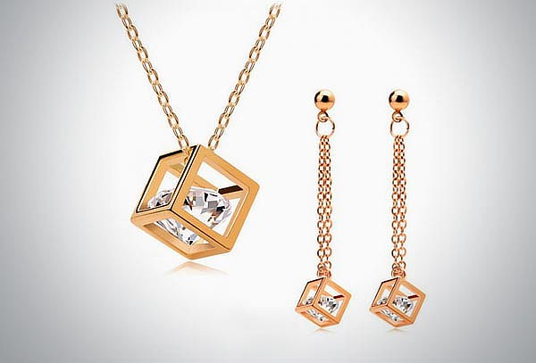 Set de collar y aretes 